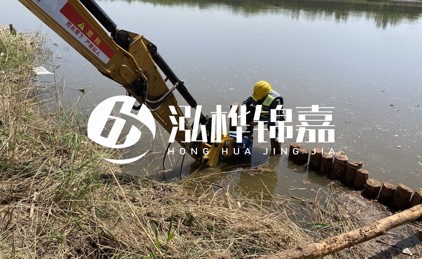 護(hù)坡樁選擇松木樁還是杉木？