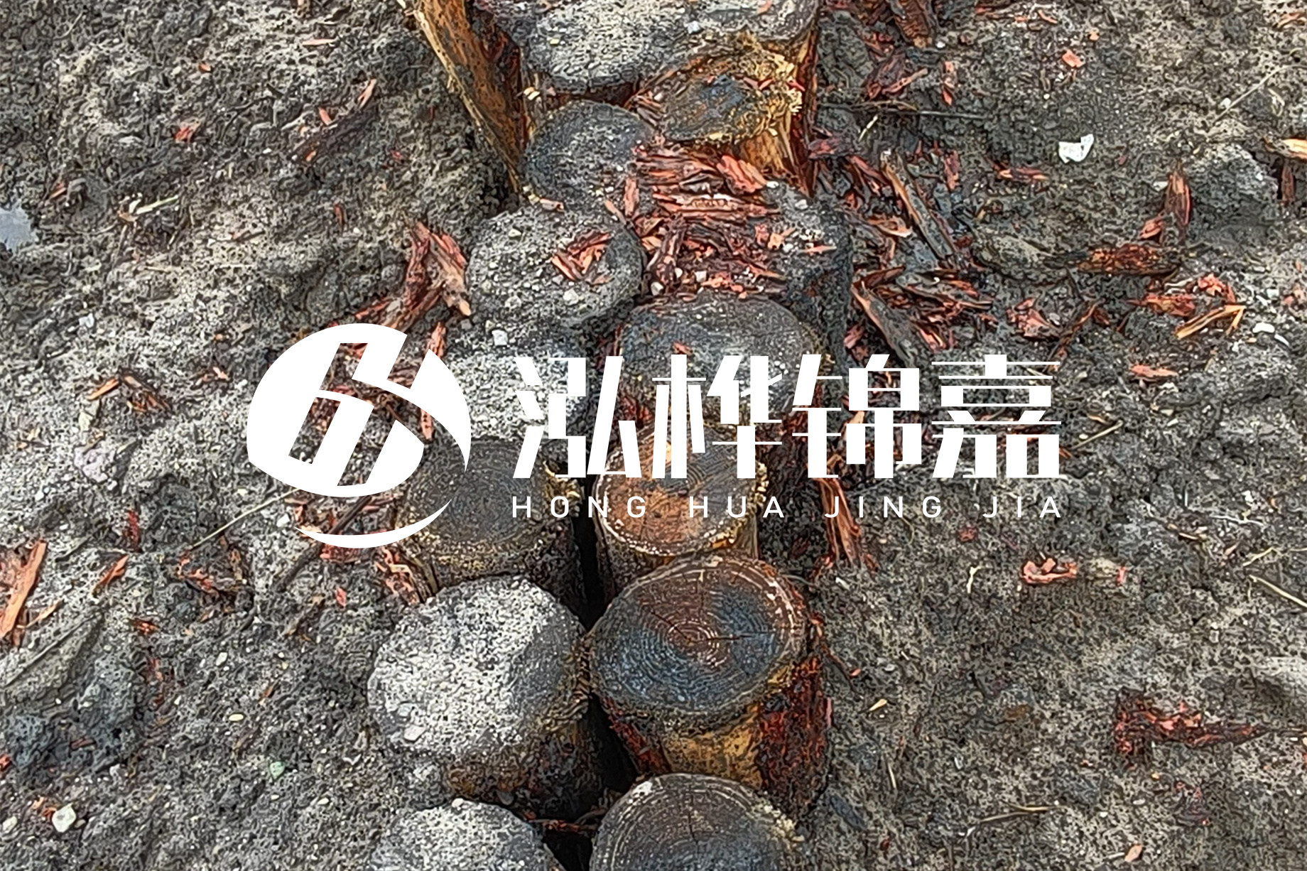 魚(yú)塘淤泥太多怎么清理？挖掘機(jī)清除淤泥的作用及方法